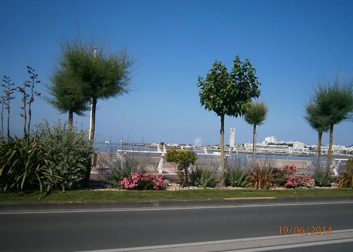 Perle Et Ecume A L Oceanic Royan