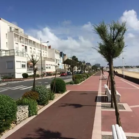 Perle Et Ecume A L Oceanic Royan